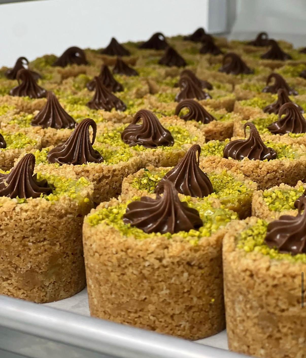 Pistachio dessert cups
